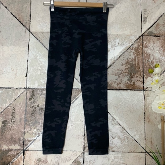 SPANX Leggings for Women Look at Me Now Seamless Leggings Size Small - Picture 7 of 12